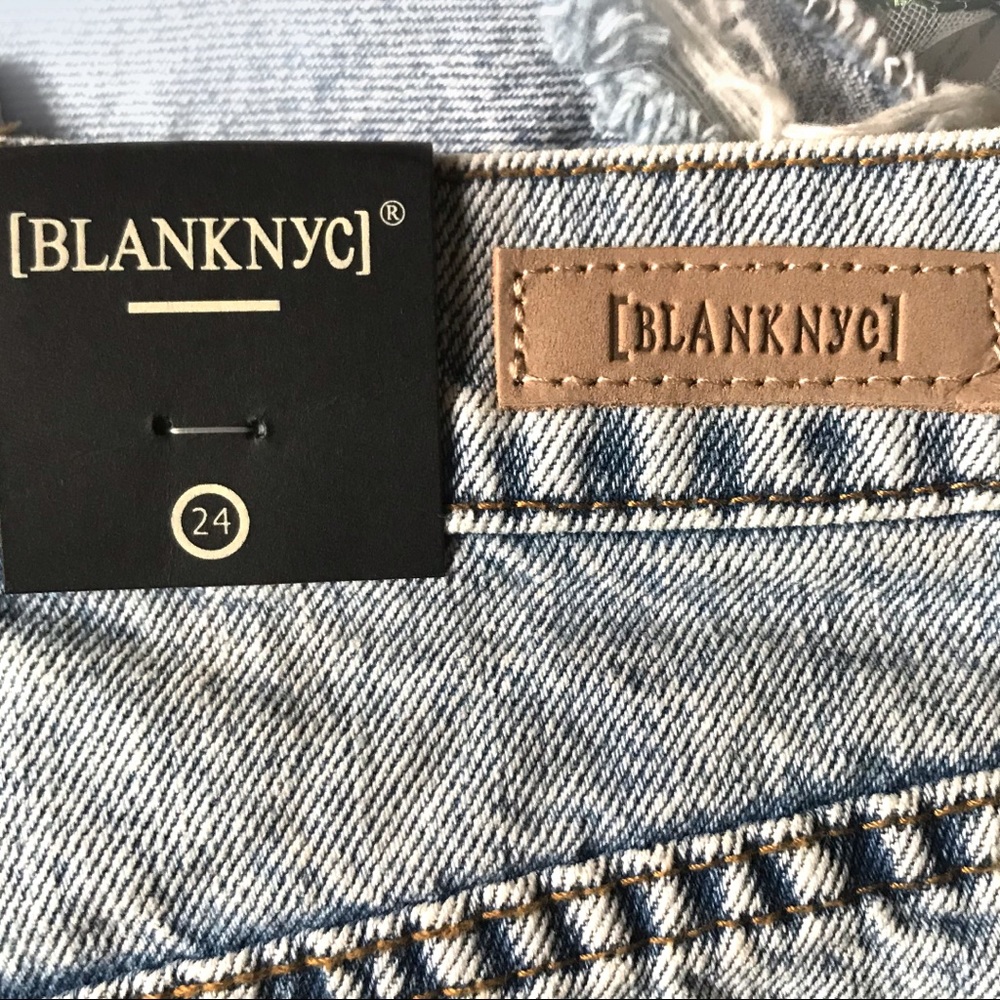 NWT Blank NYC Acid Trip Distressed Mom Jean Shorts - Picture 6 of 6